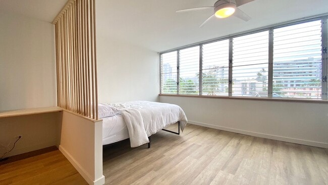 Photo - Renovated Studio - Utilities INCLUDED Avai... Unit A406