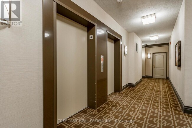 Photo - 77 McMurrich St Unité 401