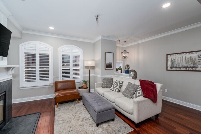 Photo - 1009 S Decker Ave