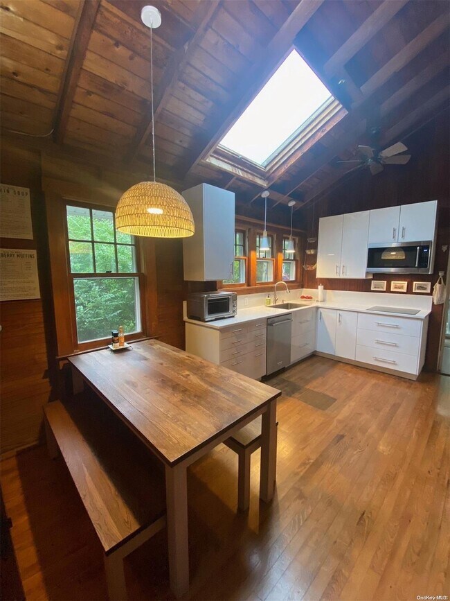 Photo - 876 Evergreen Walk