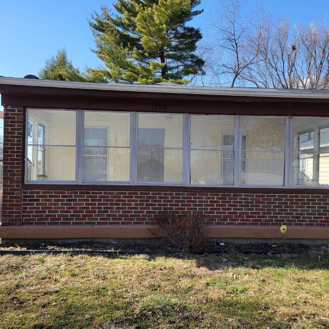 Building Photo - West Indy/Eagledale 3BR Home!