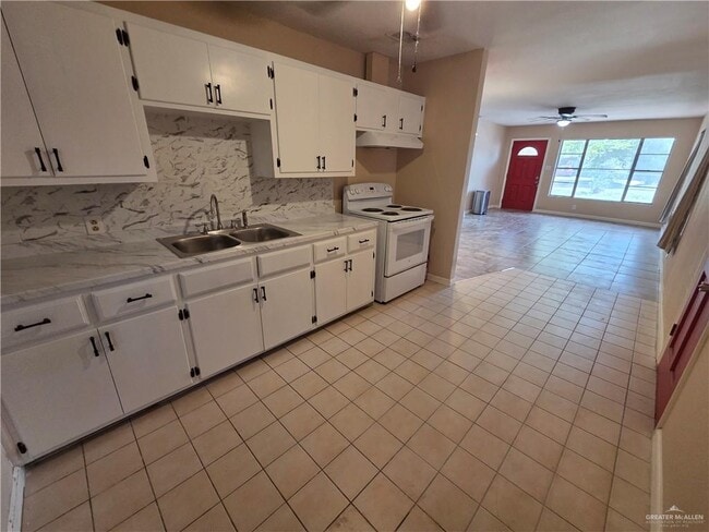 Photo - 9 E Champion St