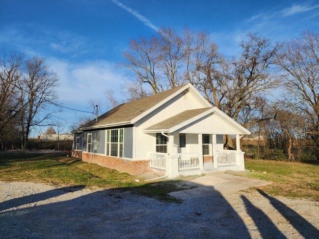 Photo - 7642 SW Regional Airport Blvd