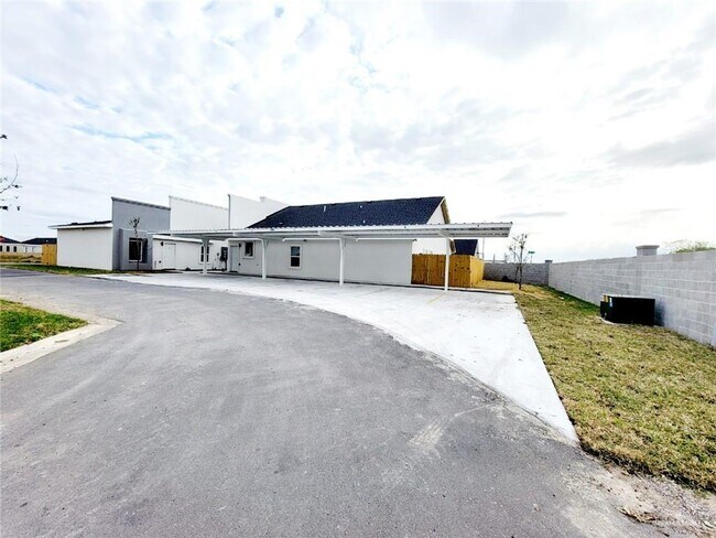 Photo - 17 Frio Ave Unit 3