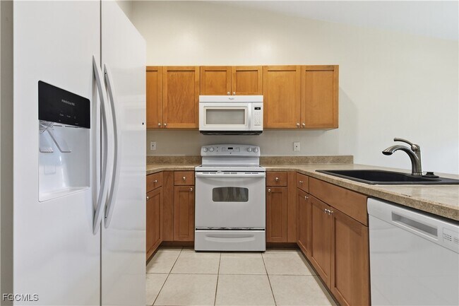 Photo - 516-518 SE 5th Pl