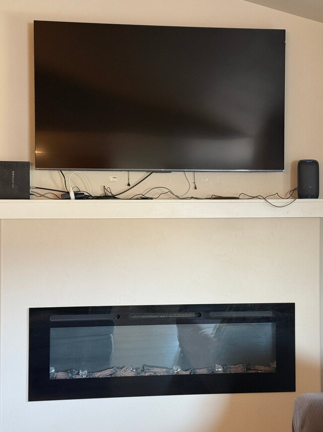 Photo - 517 Raven Ln