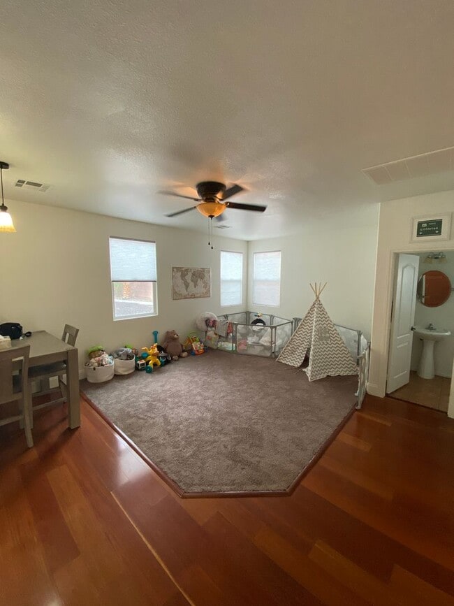 Photo - *COMING SOON* LAS VEGAS TWO STORY HOME WITH  4 BEDROOMS!!
