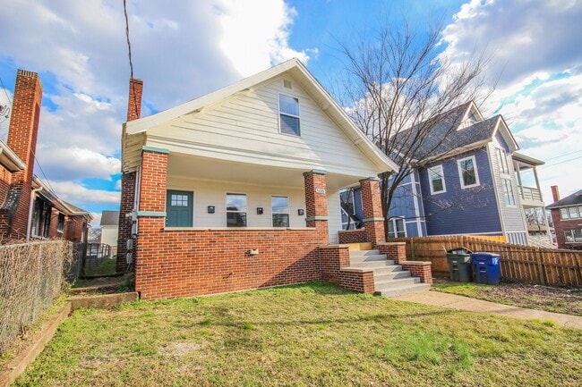 Photo - 2 Bedroom in the Heart of Highland Park! Parking included!