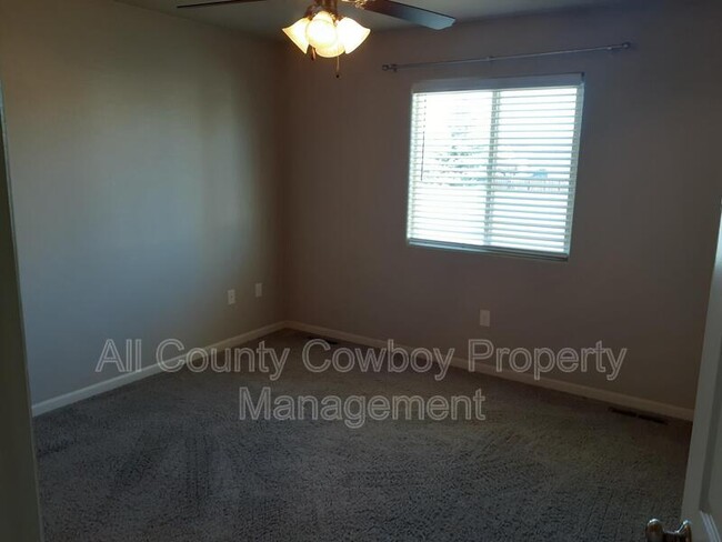 Photo - 1912 River Creek Ct