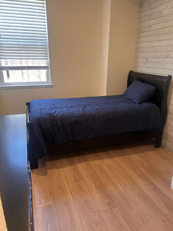 Building Photo - 660 Greg Thatch Cir Unit #9