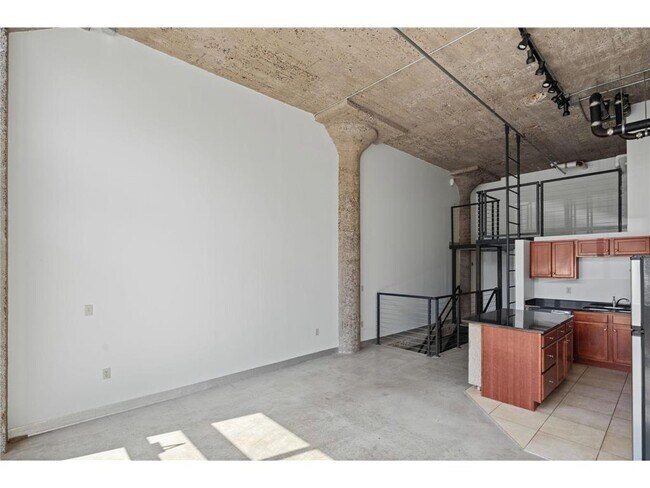 Photo - 521 S 7th St Unidad 116