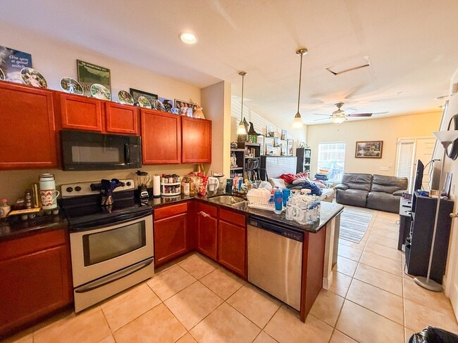 Building Photo - Chase Hollow #41