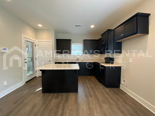 Photo - Large Townhome for Rent in Gardendale...  View with 48 Hours Notice!