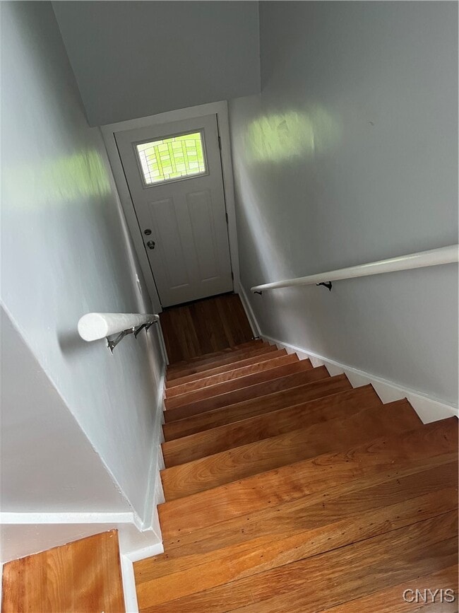 Photo - 2018 James St