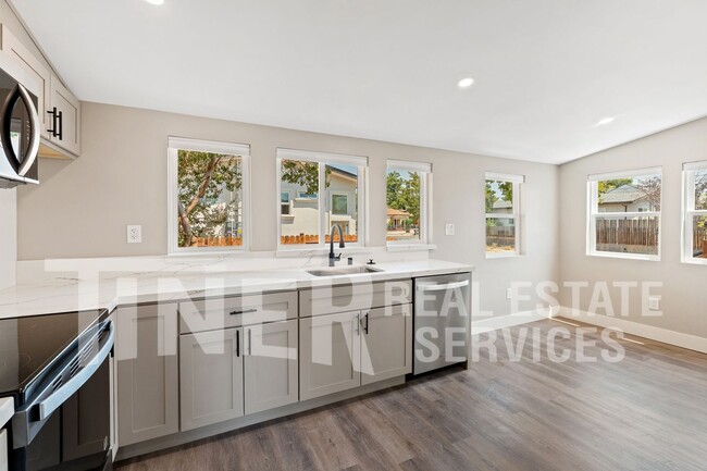 Photo - 1006 Oakland Ave