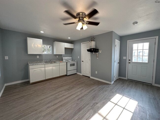 Photo - 1512 Kemp Blvd