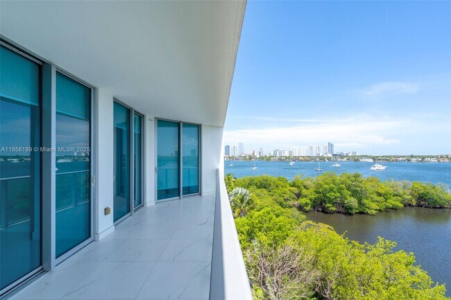 Building Photo - 17111 Biscayne Blvd Unit 506-S Rental
