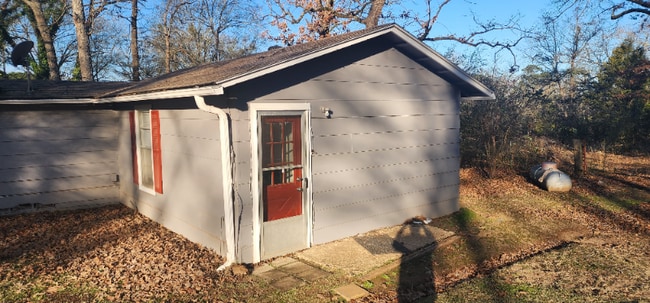 Photo - 1195 Amaryllis Rd