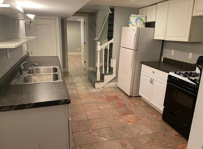 Photo - 1332 Massachusetts St