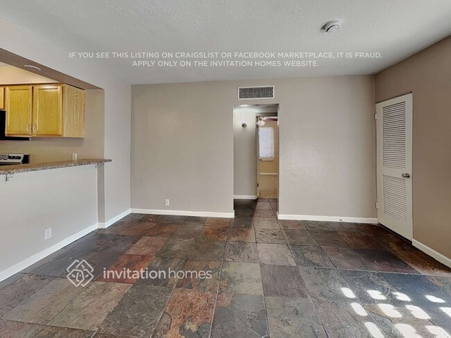 Photo - 2532 E Clarendon Ave