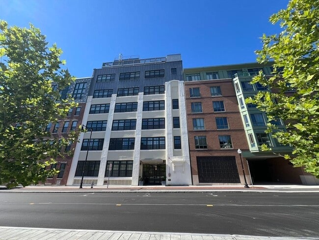 Building Photo - 150 Cambridge St Unit 211