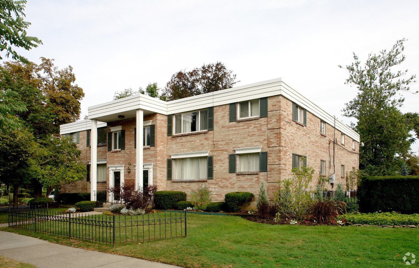 Symphony Circle Condominium - Symphony Circle Condominium