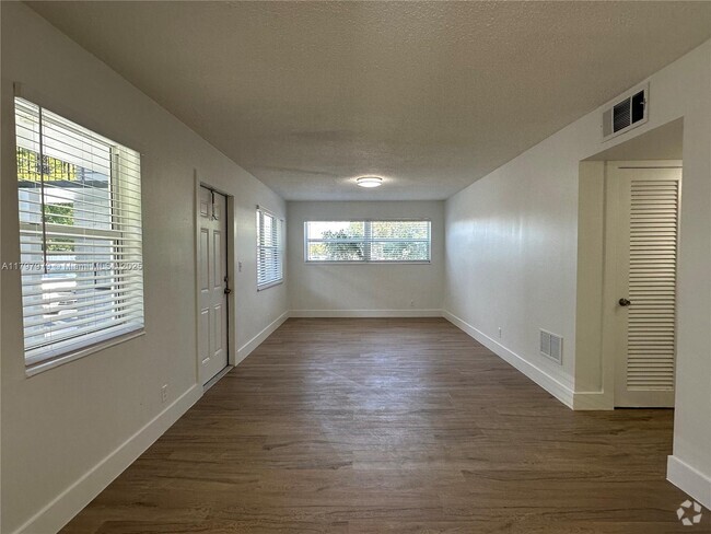 Building Photo - 2500 Johnson St Unit 1 Rental