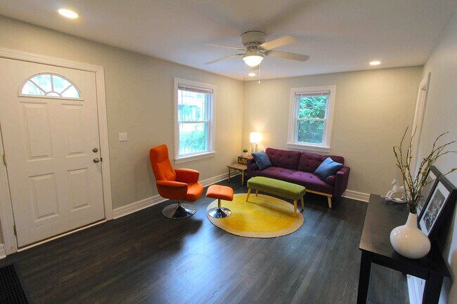 Photo - 1070 E Trinity Ln