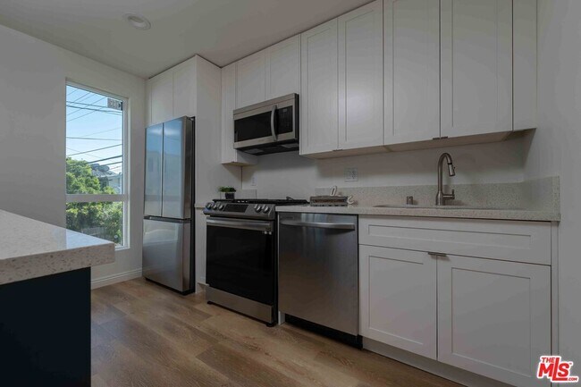 Photo - 815 N Kingsley Dr