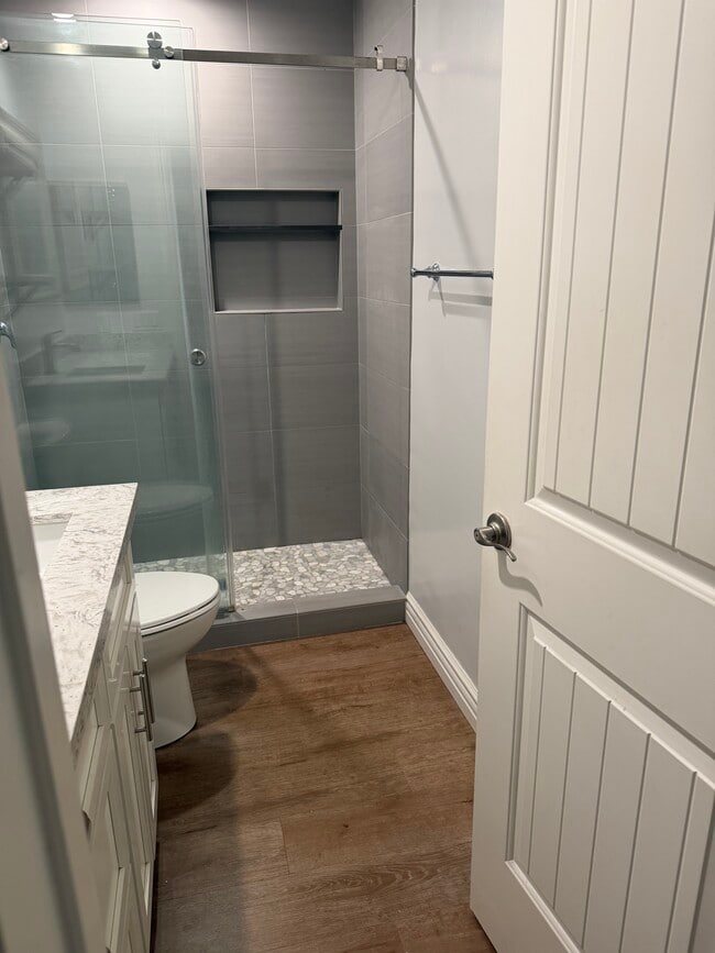 Additional bathroom photo - 140 N Alta Vista Ave Unit 140