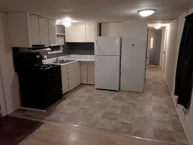 Building Photo - 675 7th St