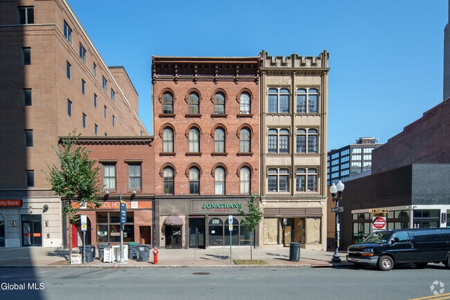 Building Photo - 31-33 N Pearl St Unit 4B Rental