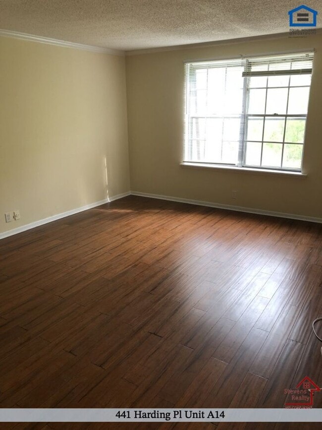 Photo - 441 Harding Pl