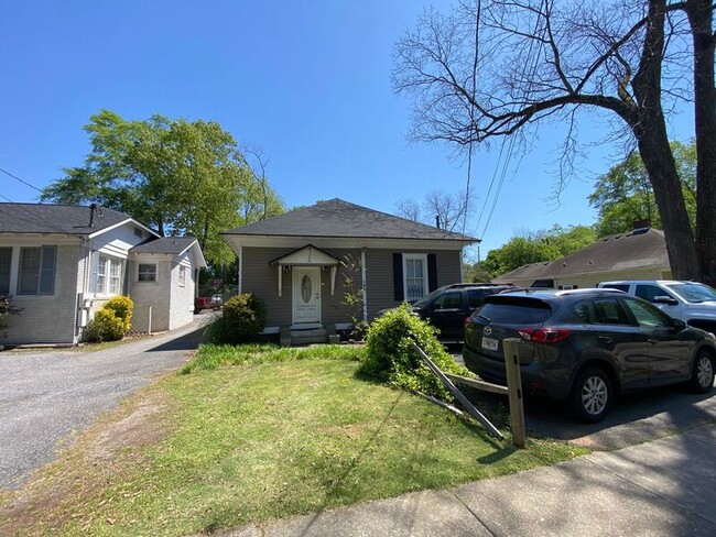 Photo - 185 Bloomfield St House