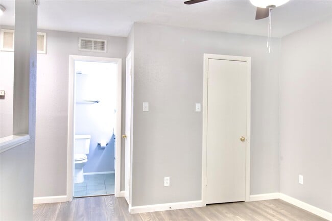 Photo - 16120 Stuebner Airline Rd Unit 108