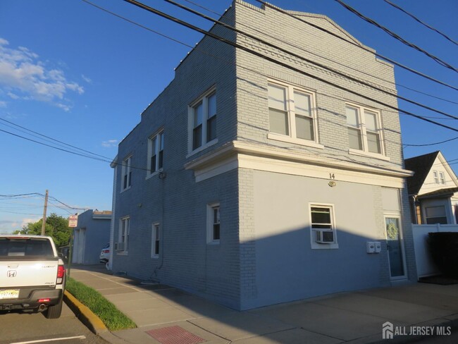 Building Photo - 14 Highland Ave Rental
