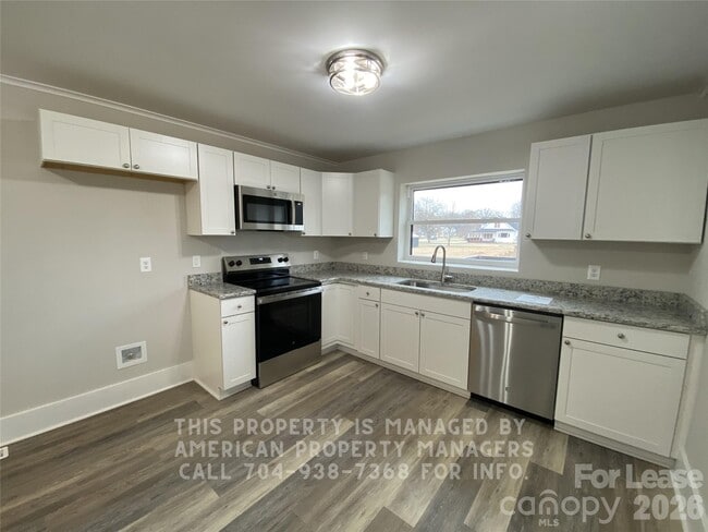 Photo - 1830 Hollywood Dr