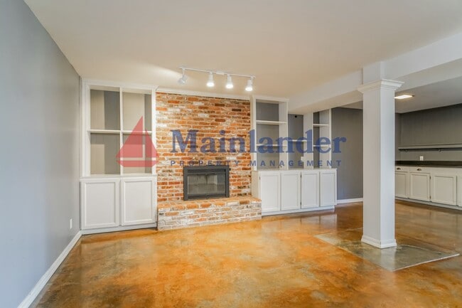 Photo - Beautiful 4 Bedroom Home with Terraced Backyard.