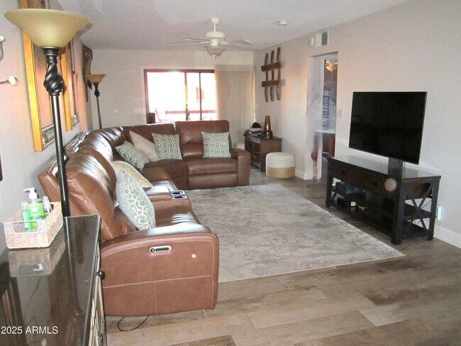 4303 E Cactus Rd Unit 407