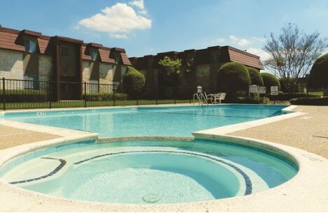 Pool and Spa - Tennyson Arms