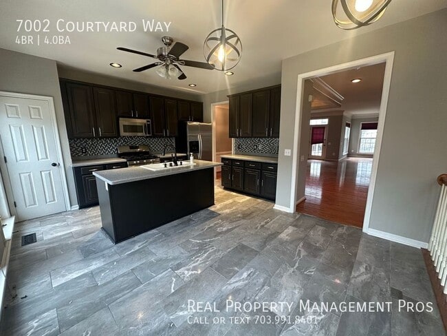 Photo - 7002 Courtyard Way