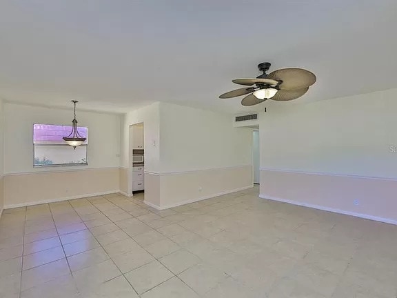 Photo - 202 Bedford Trl Unidad 105