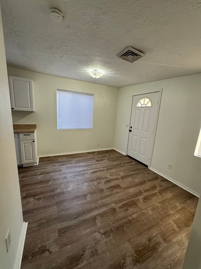 Photo - West Roseburg 2 Bedroom home with fenced yard