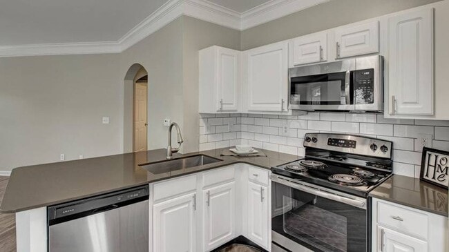 Photo - Hamptons at Woodland Pointe