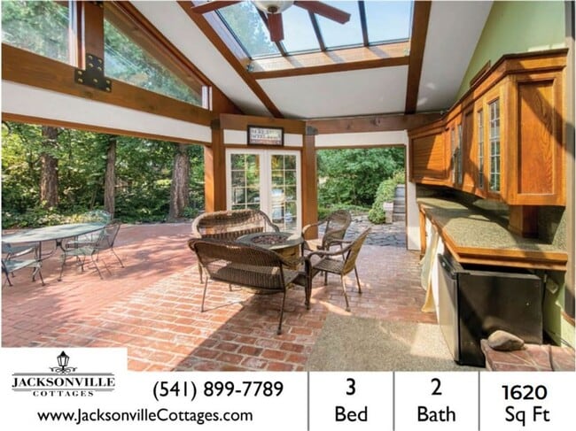 Building Photo - Garfield House: Fully Furnished House, Large private lot across from Golf Course $300 Utility Fee