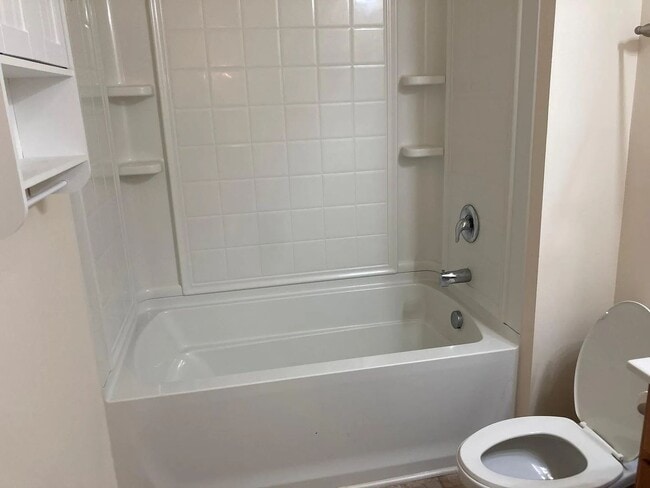 Photo - 10424 Benfield Rd