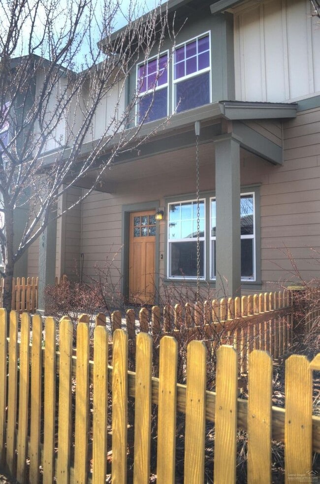 Photo - Darling Townhouse in Southeast Bend!