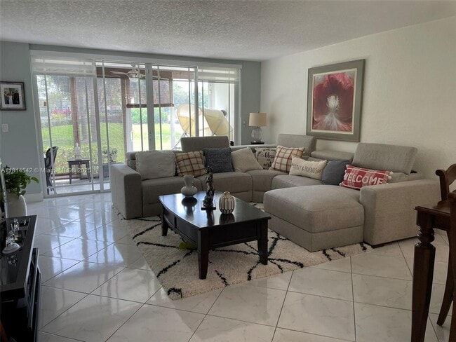 Photo - 500 Oaks Ln Condo Unit 112