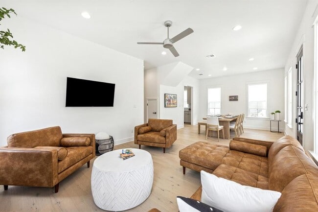 Photo - 1034 Grant Wood Ave Unit 107