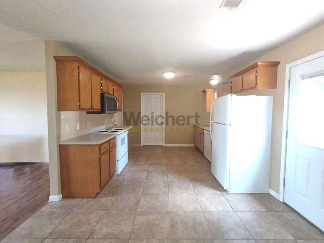 Photo - 3Bed/2Bath w/ fenced backyard